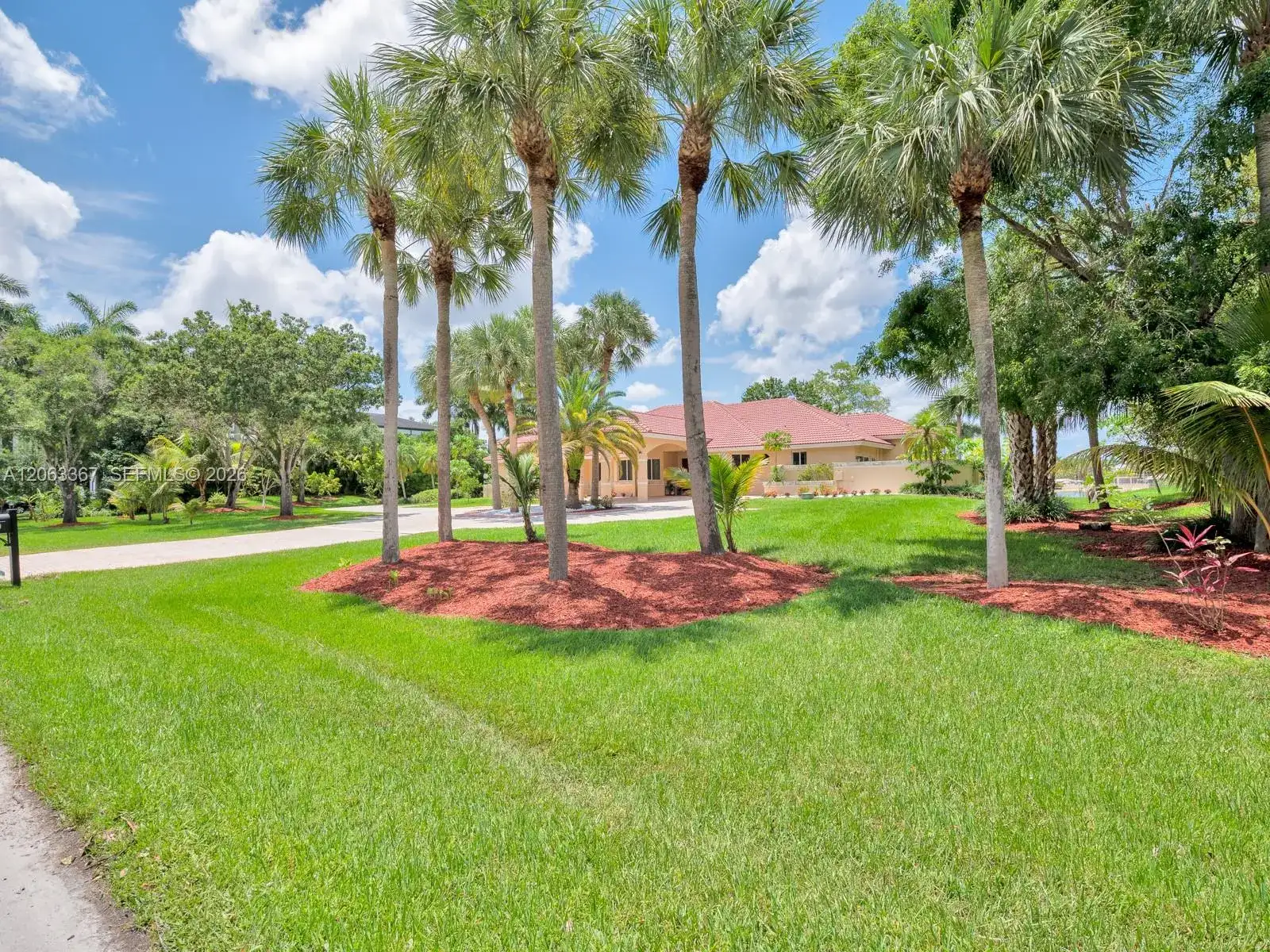2710 Walkers way, Weston FL 33331 photo 2
