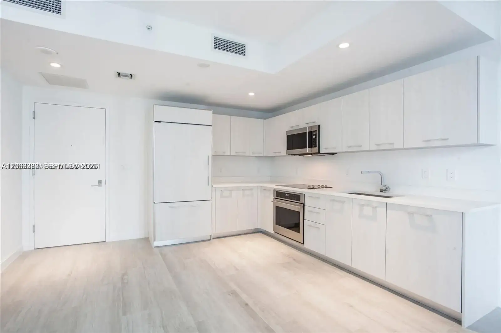55 SW 9th St # 1907, Miami FL 33130 photo 2
