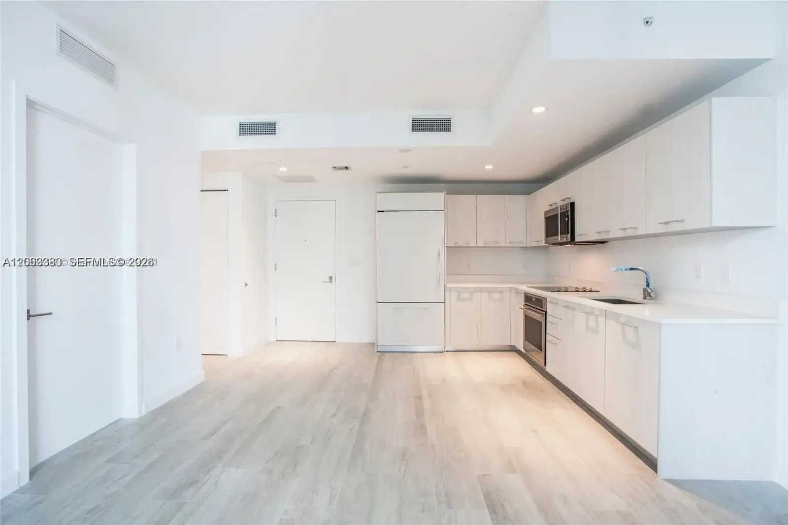 55 SW 9th St # 1907, Miami FL 33130 photo 3