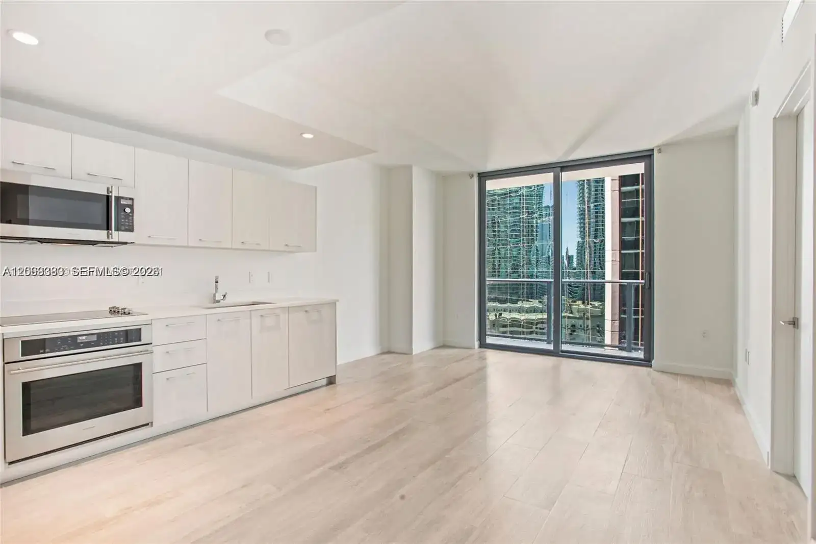 55 SW 9th St # 1907, Miami FL 33130 photo 5