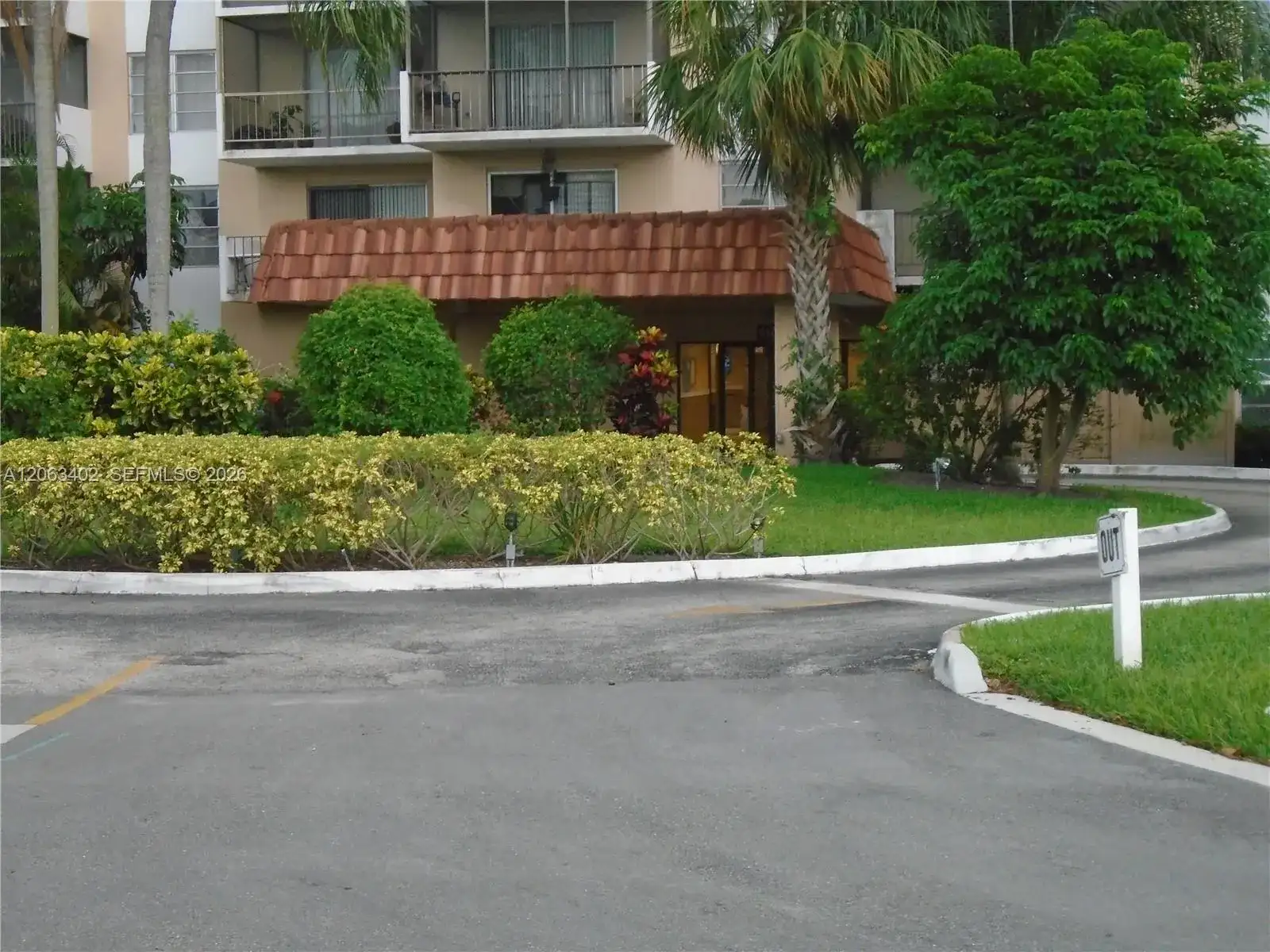 4174 Inverrary Dr # 411, Lauderhill FL 33319 photo 4