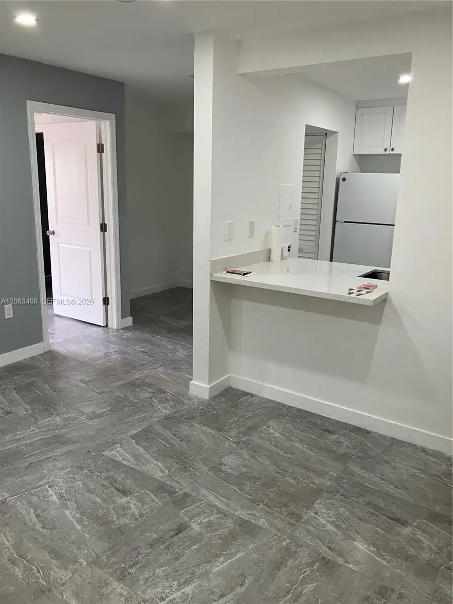 8305 SW 72nd Ave # 109A, Miami FL 33143