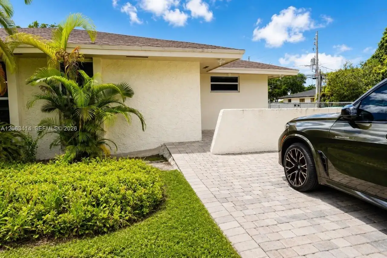 5780 SW 61st St # 5782, Miami FL 33143