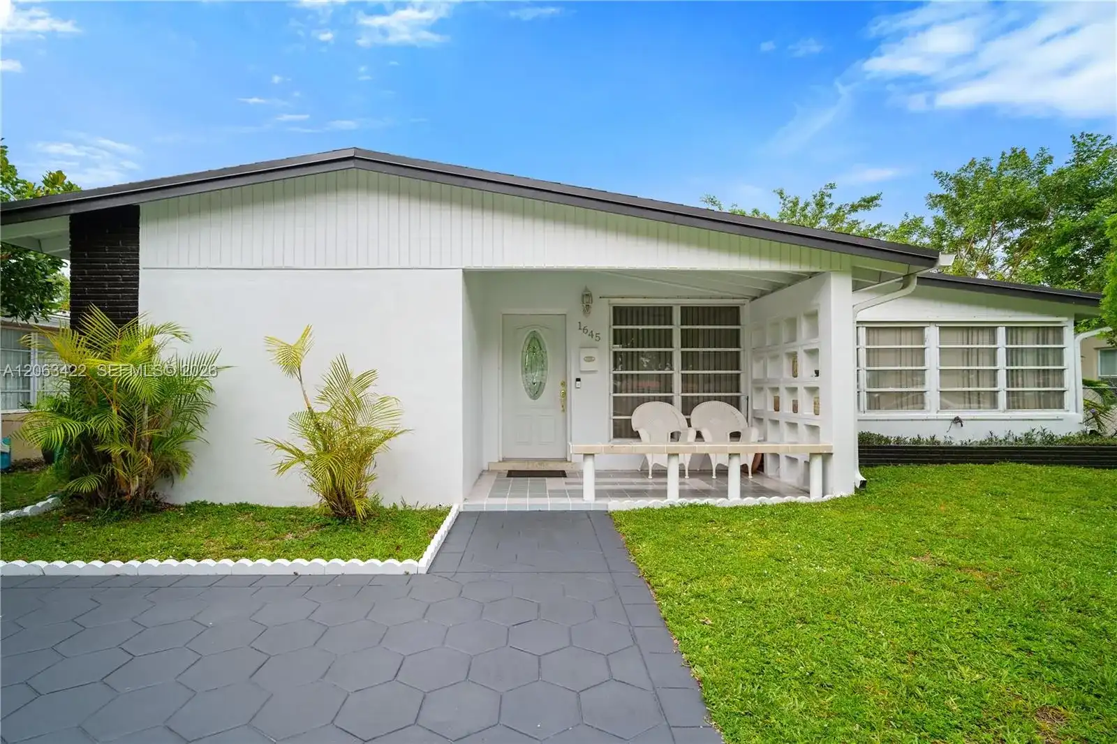 1645 NE 169th St, North Miami Beach FL 33162