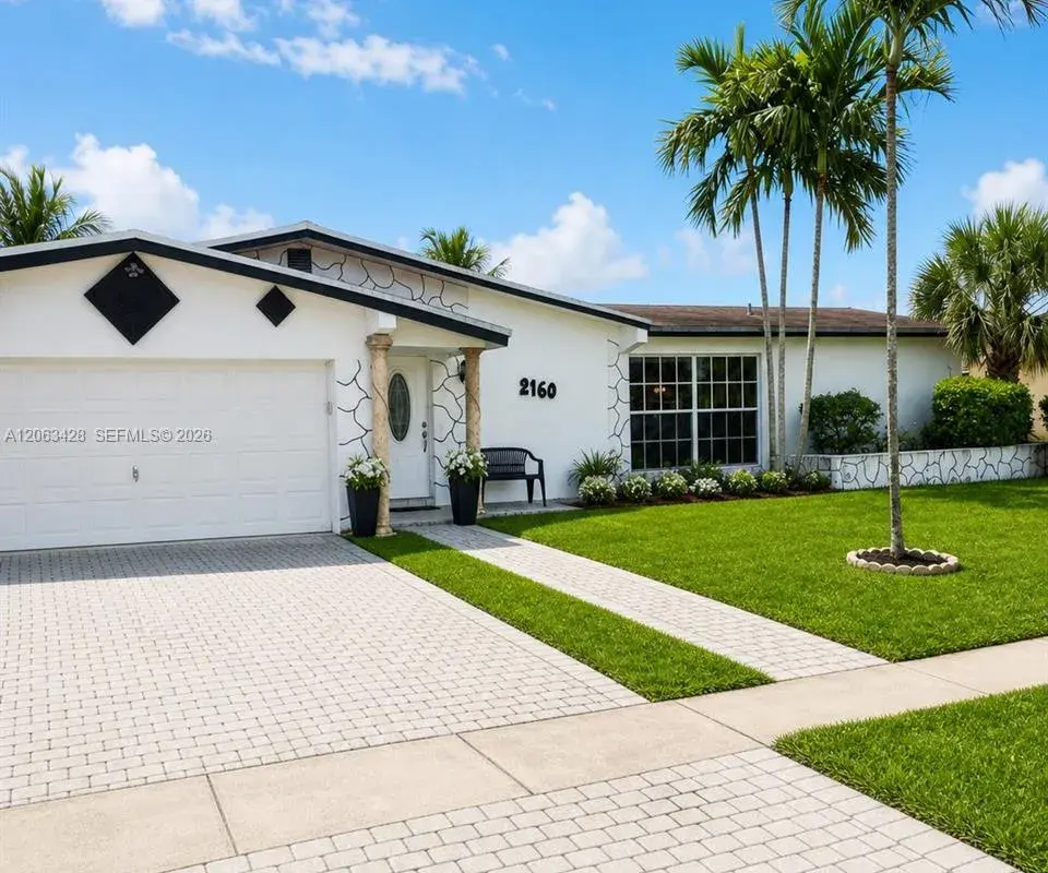 2160 NW 82nd Ter, Sunrise FL 33322