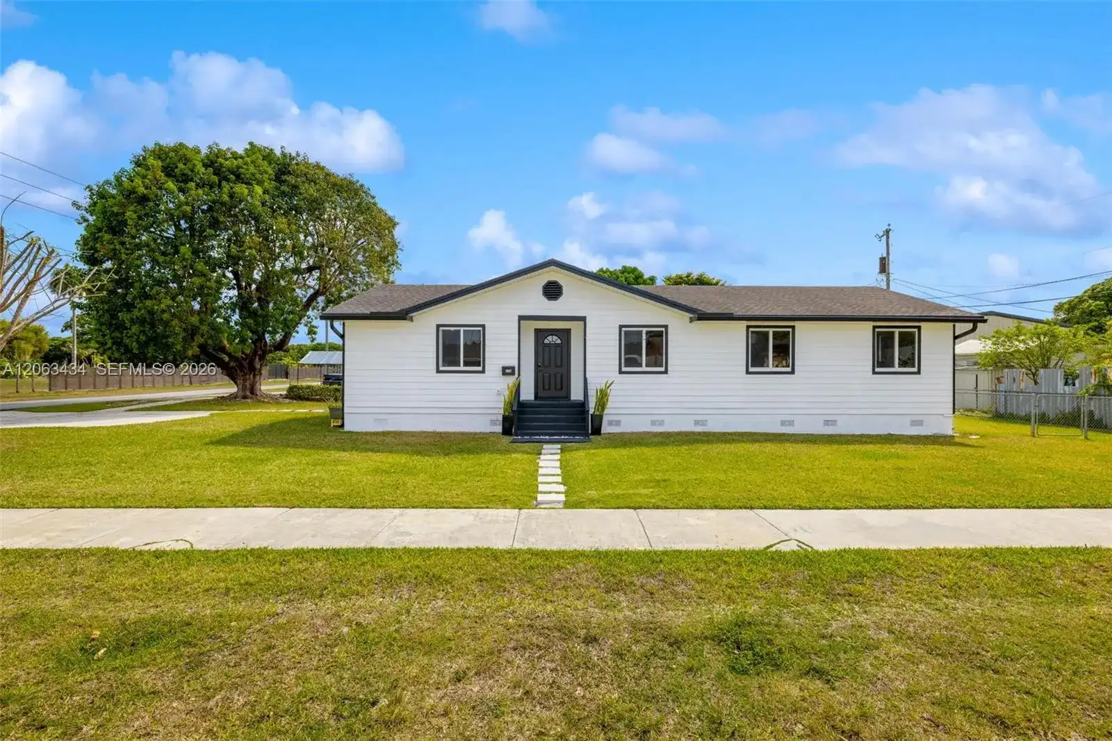 1867 NW 8th Ave, Homestead FL 33030
