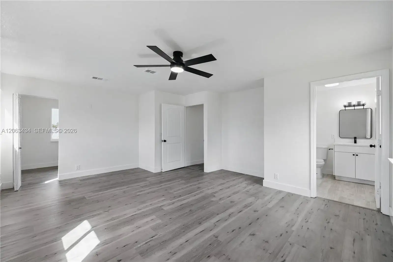 1867 NW 8th Ave, Homestead FL 33030 photo 5