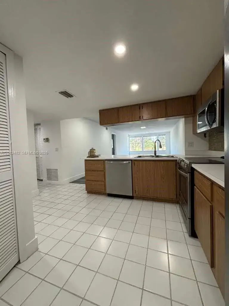 1005 Palm Beach Trace Dr # 1005, Royal Palm Beach FL 33411 photo 4