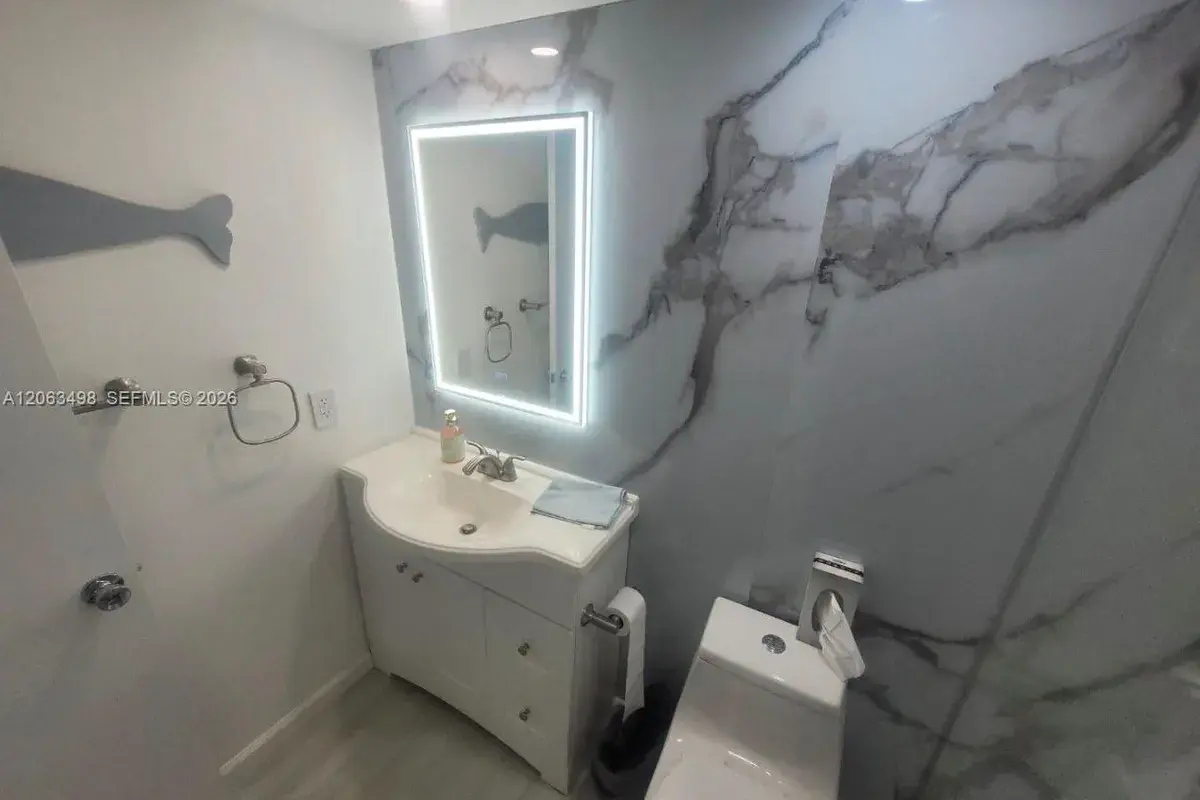 300 Golden Isles Dr # 217, Hallandale Beach FL 33009