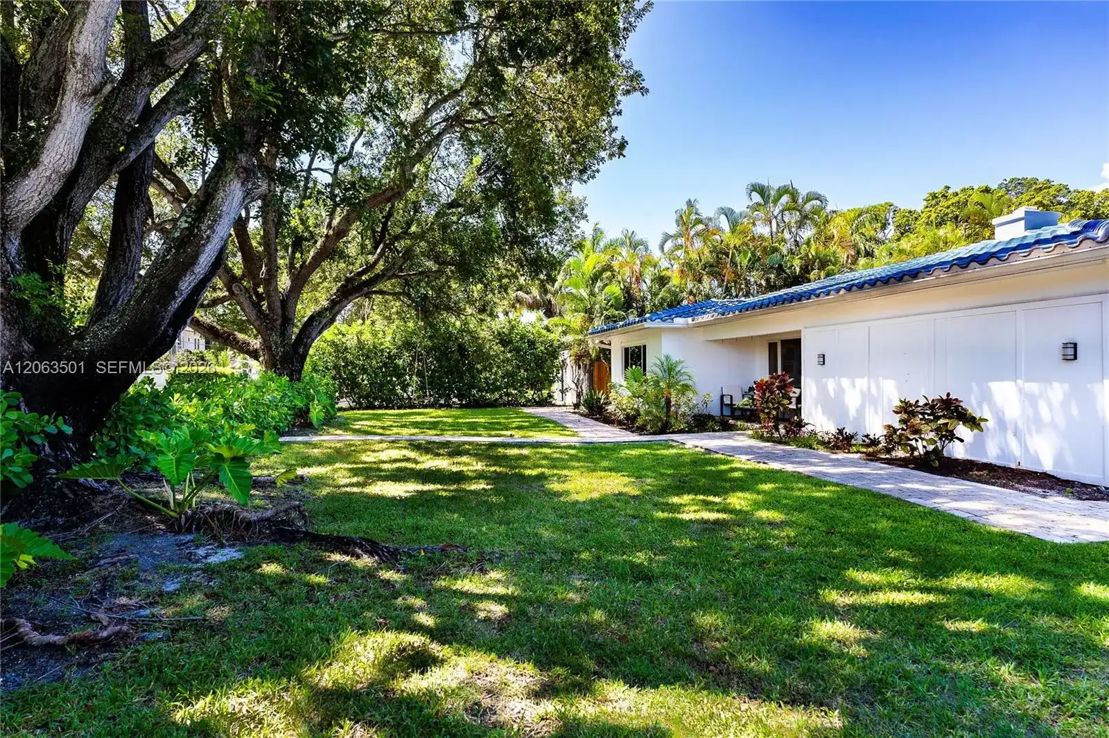 1529 Bayview Dr, Fort Lauderdale FL 33304