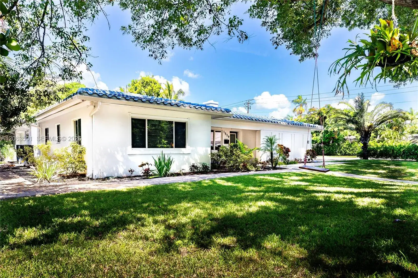 1529 Bayview Dr, Fort Lauderdale FL 33304 photo 4