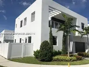 10125 NW 75 terr, Miami FL 33178 photo 2