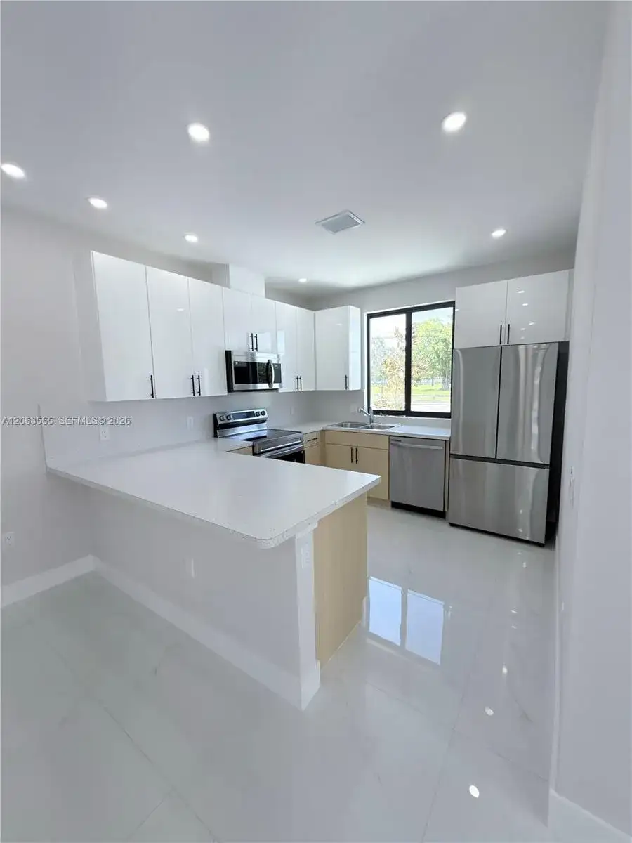 12368 SW 219th St, Miami FL 33170 photo 4