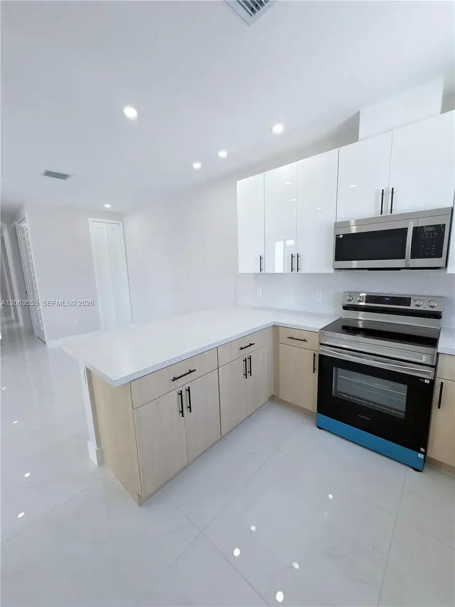 12368 SW 219th St, Miami FL 33170 photo 5