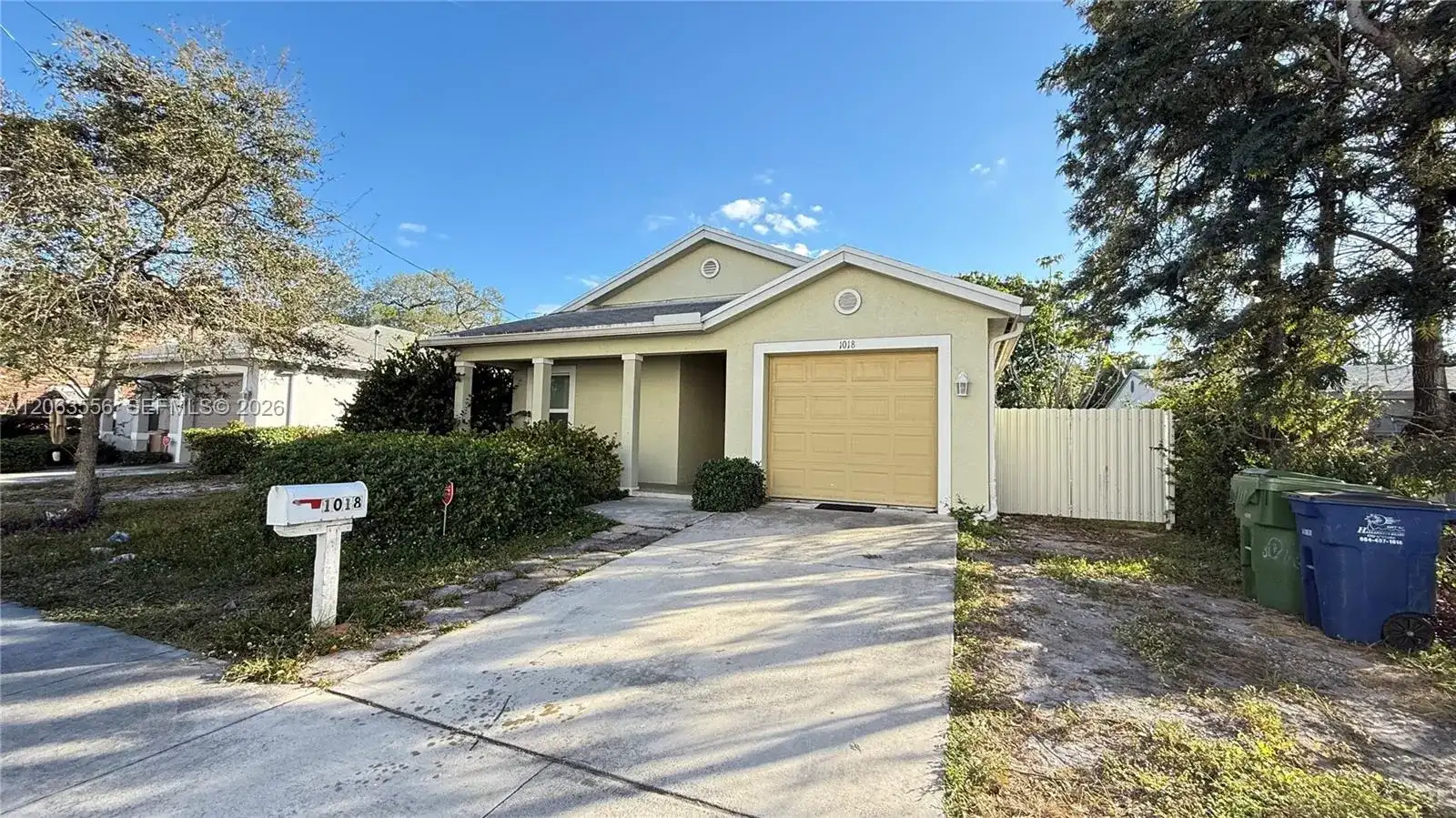 1018 Foster Rd, Hallandale Beach FL 33009
