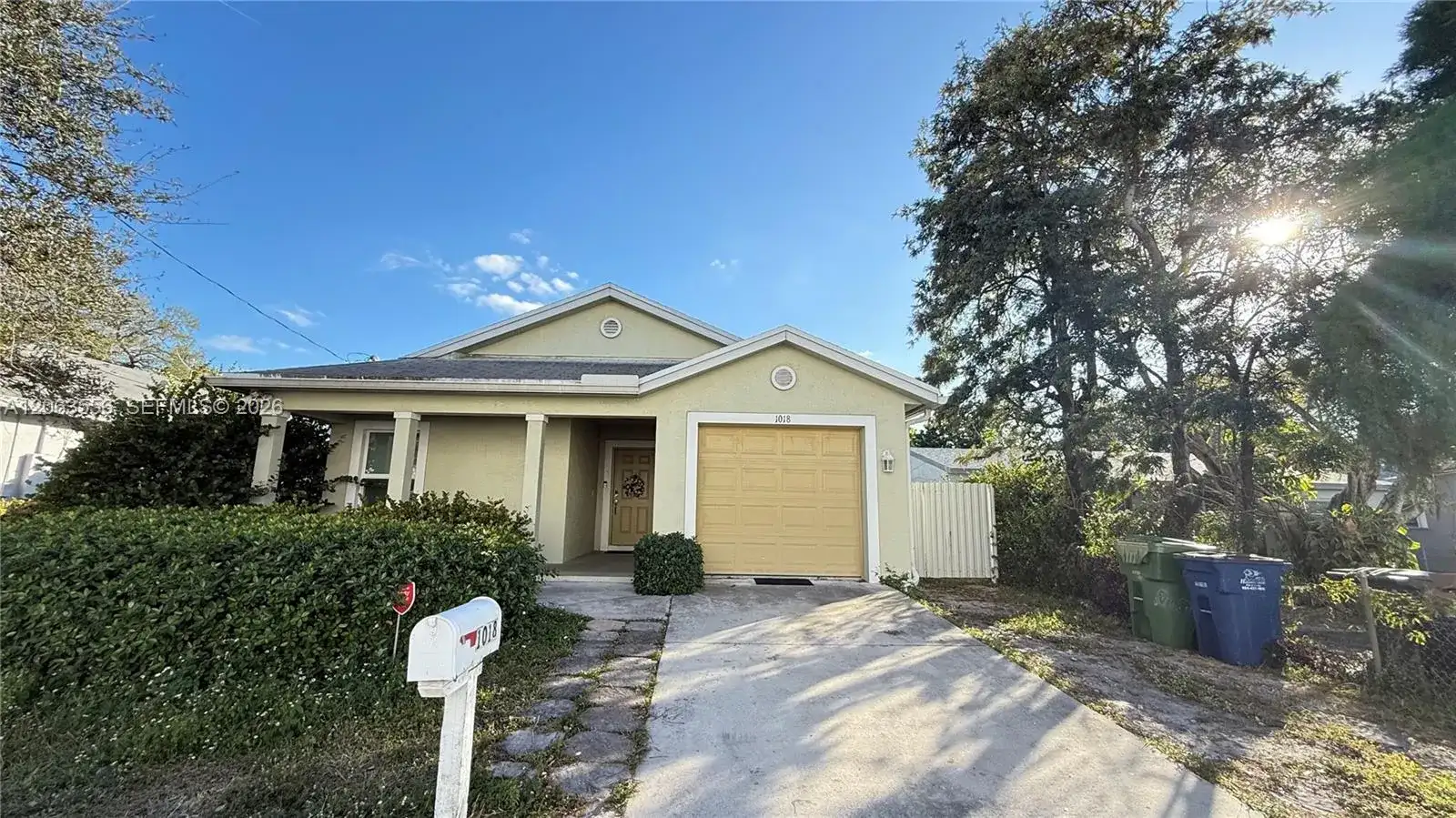1018 Foster Rd, Hallandale Beach FL 33009 photo 3