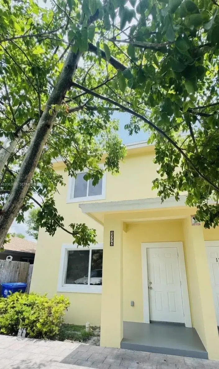1770 NW 55th St # 1, Miami FL 33142