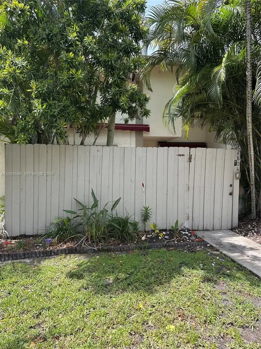 3032 S Oakland Forest Dr # 2804, Oakland Park FL 33309