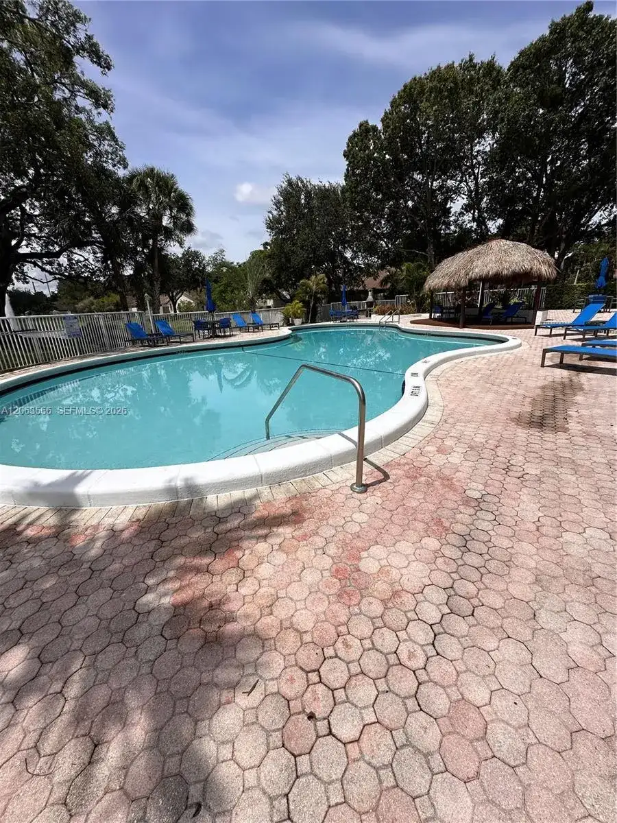 3032 S Oakland Forest Dr # 2804, Oakland Park FL 33309 photo 4