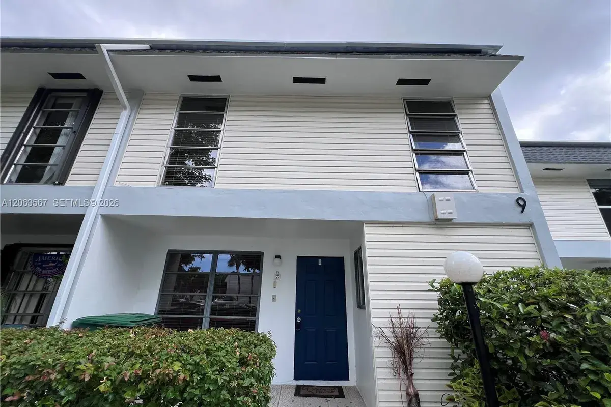 2750 N 34th Ave # 9D, Hollywood FL 33021