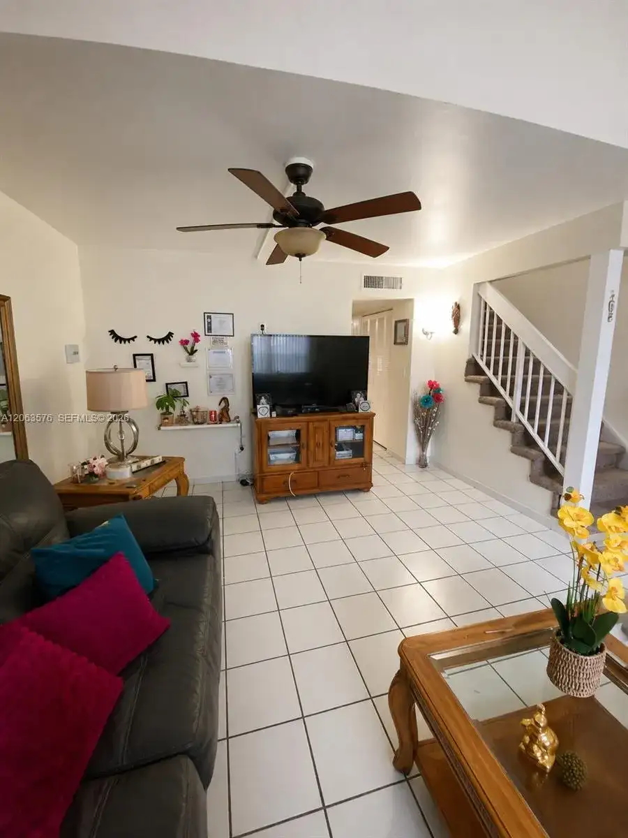 633 N University Dr # 14, Plantation FL 33324 photo 2