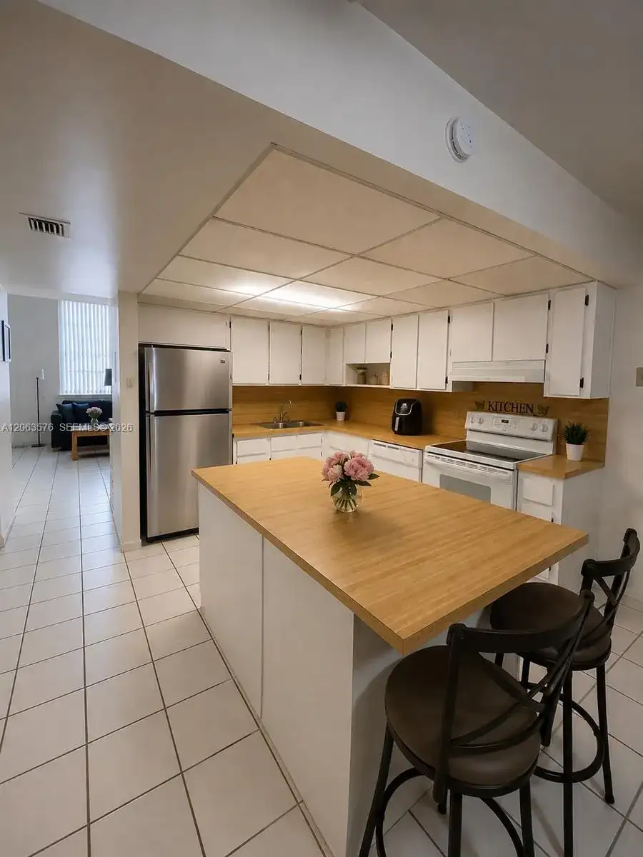 633 N University Dr # 14, Plantation FL 33324 photo 3