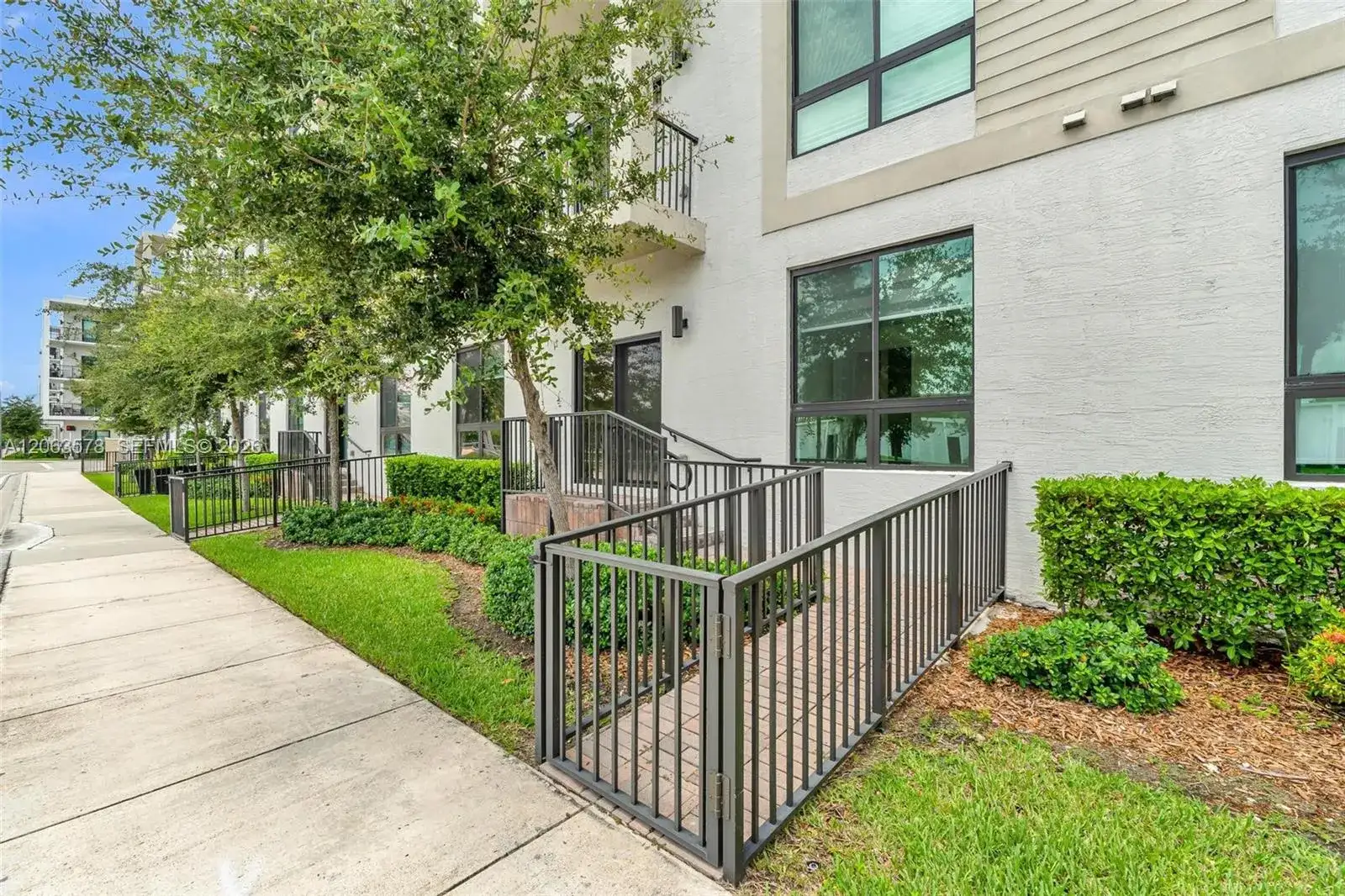 8167 NW 41st St # 110, Doral FL 33166 photo 2