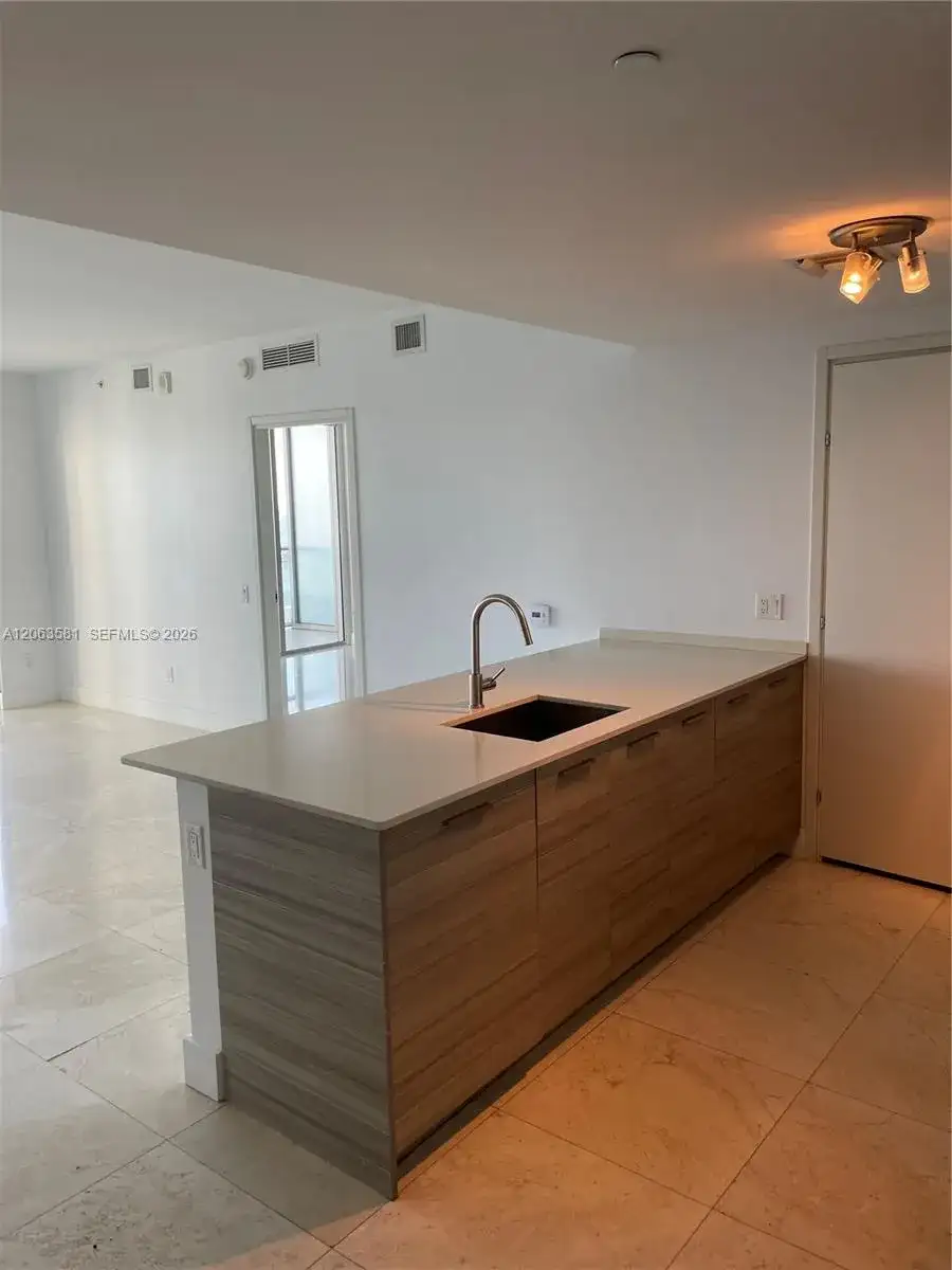 1300 Brickell Bay Dr # 3204, Miami FL 33131 photo 2