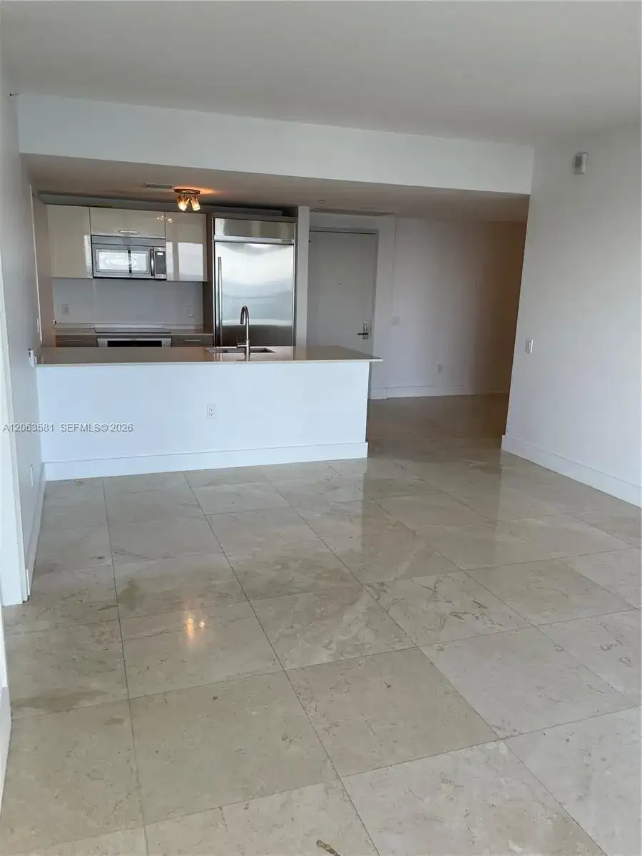 1300 Brickell Bay Dr # 3204, Miami FL 33131 photo 3