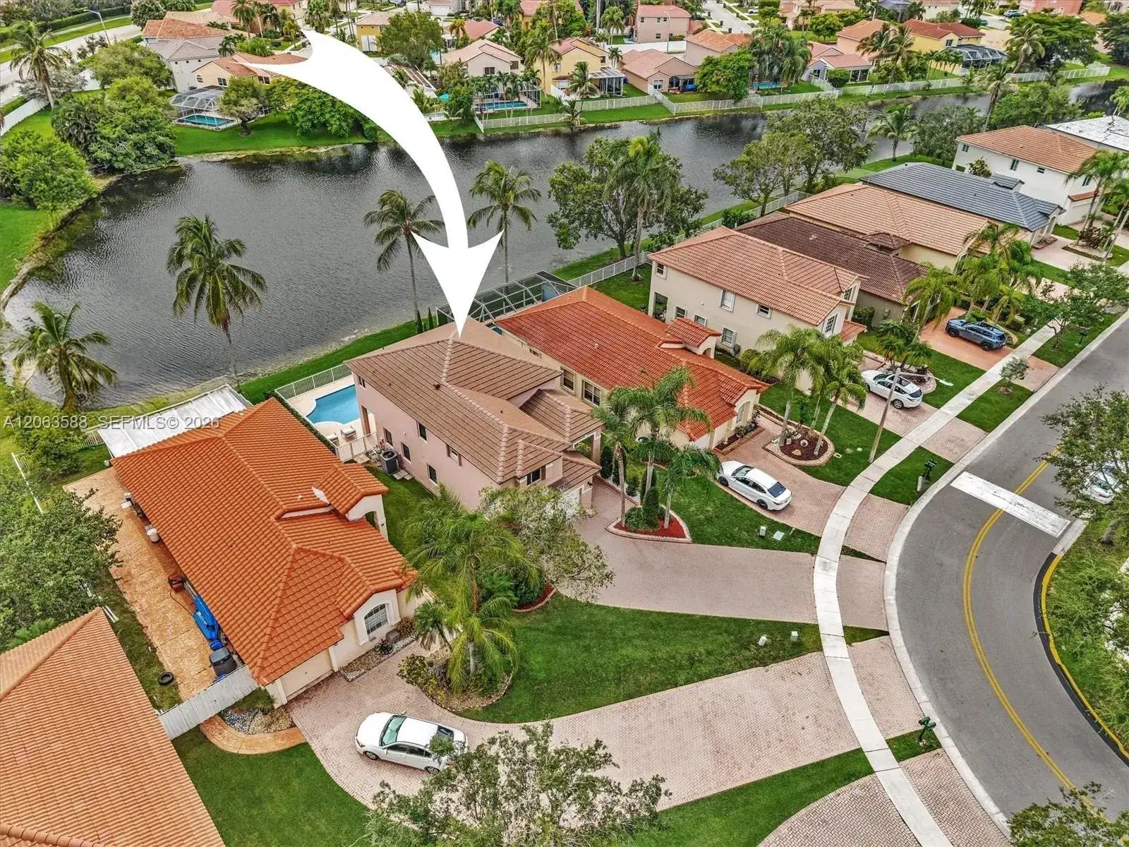 1385 NW 192nd Ter, Pembroke Pines FL 33029 photo 3