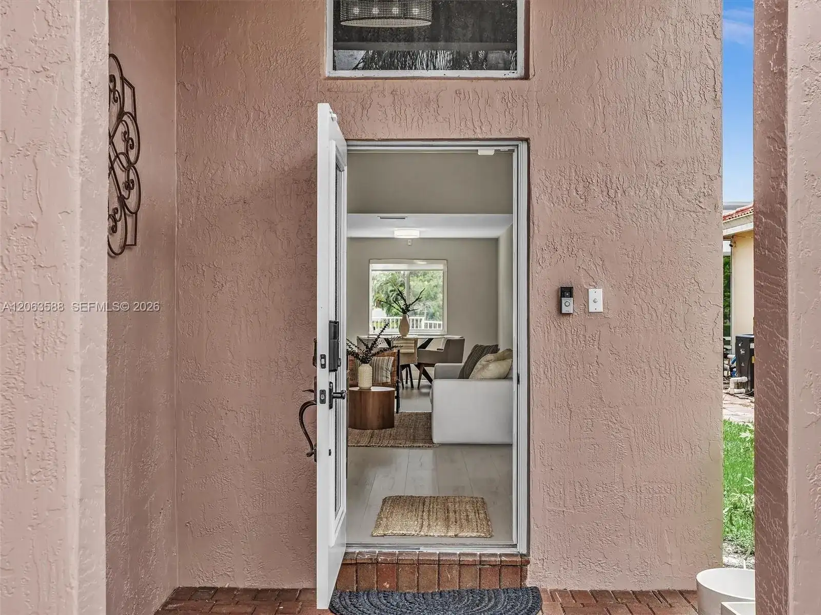 1385 NW 192nd Ter, Pembroke Pines FL 33029 photo 4
