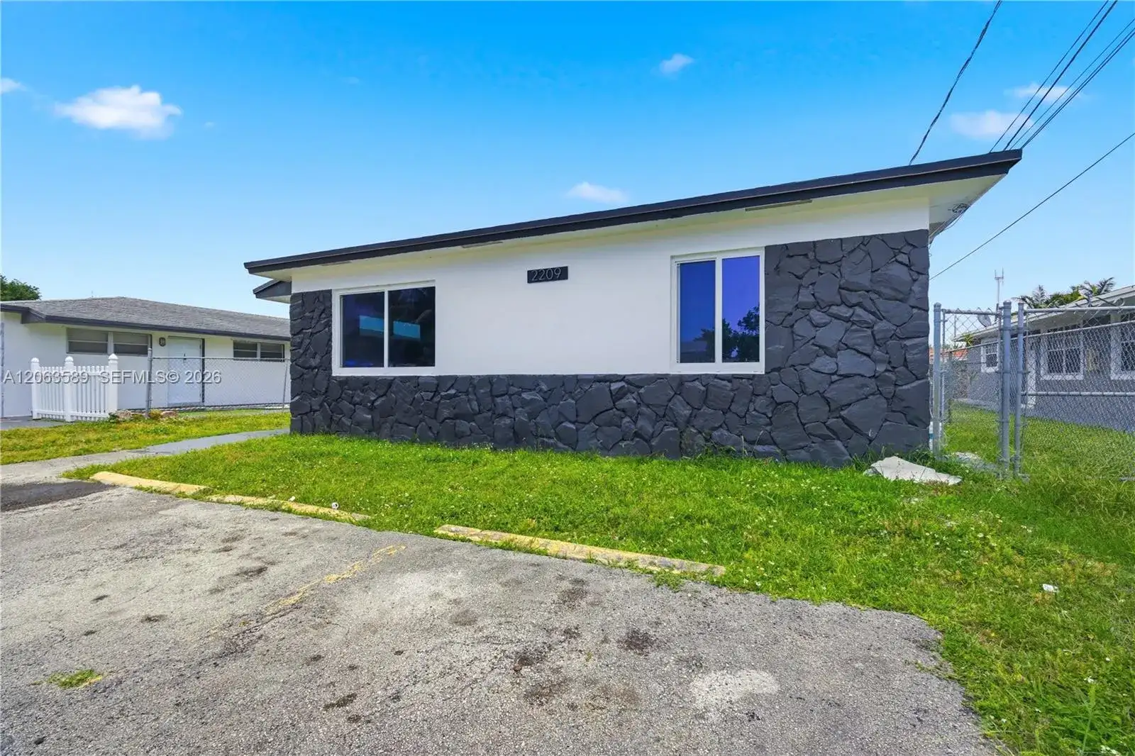 2209 SW 61st Ave, Miramar FL 33023 photo 5