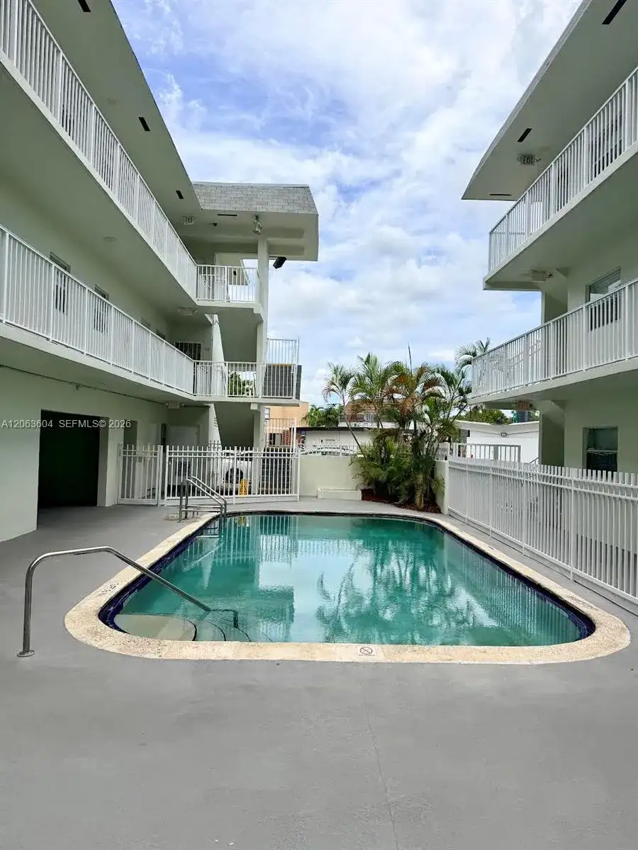 12890 NE 8th Ave # 304, North Miami FL 33161 photo 2