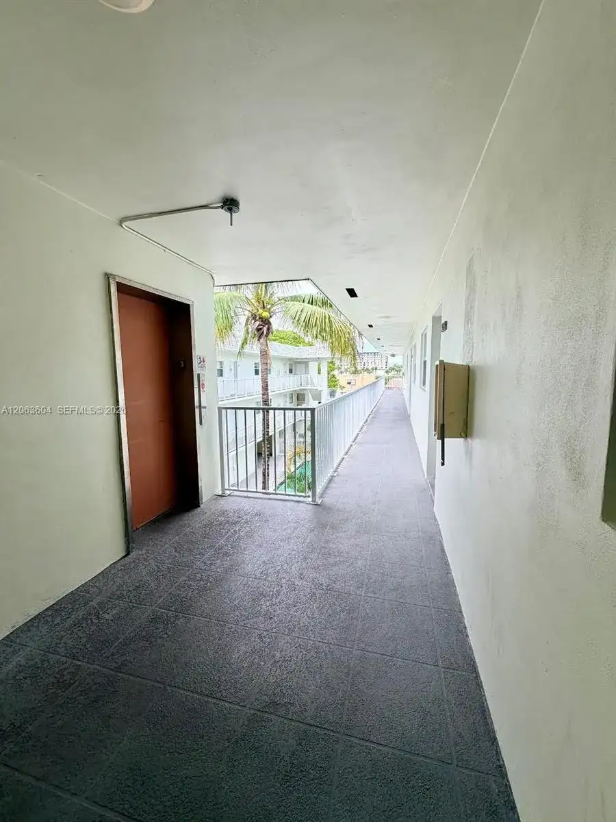 12890 NE 8th Ave # 304, North Miami FL 33161 photo 3