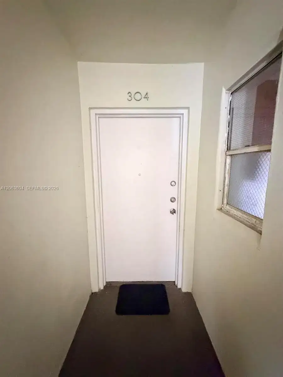 12890 NE 8th Ave # 304, North Miami FL 33161 photo 4