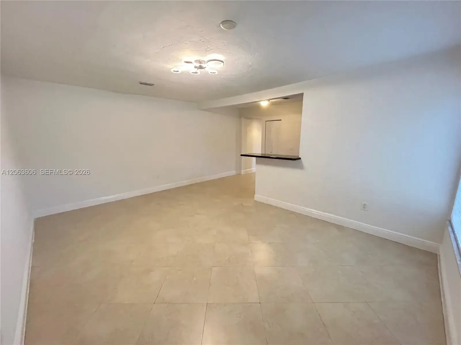 2880 PINE TREE DR # 10, Miami Beach FL 33140 photo 2
