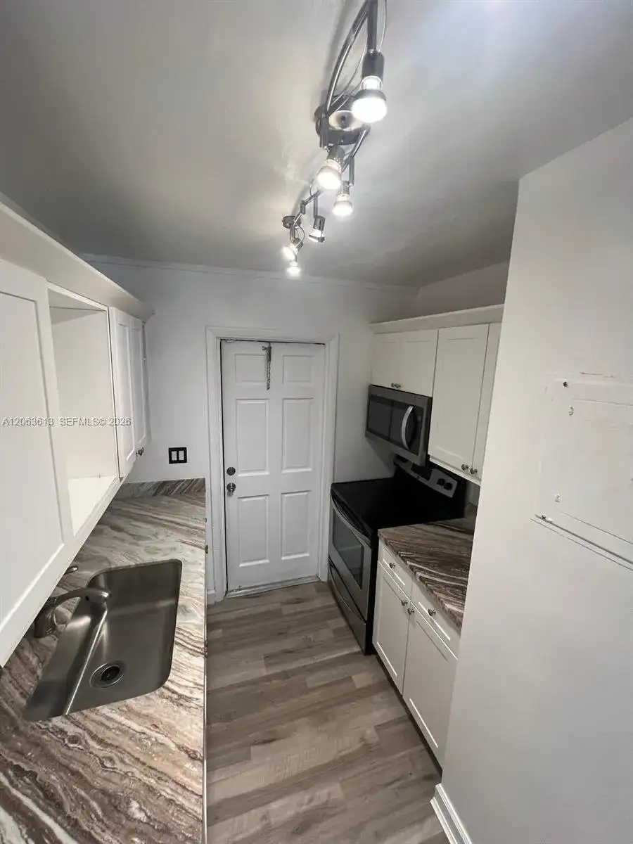 4517 NE 21st Ave # 2, Fort Lauderdale FL 33308 photo 4