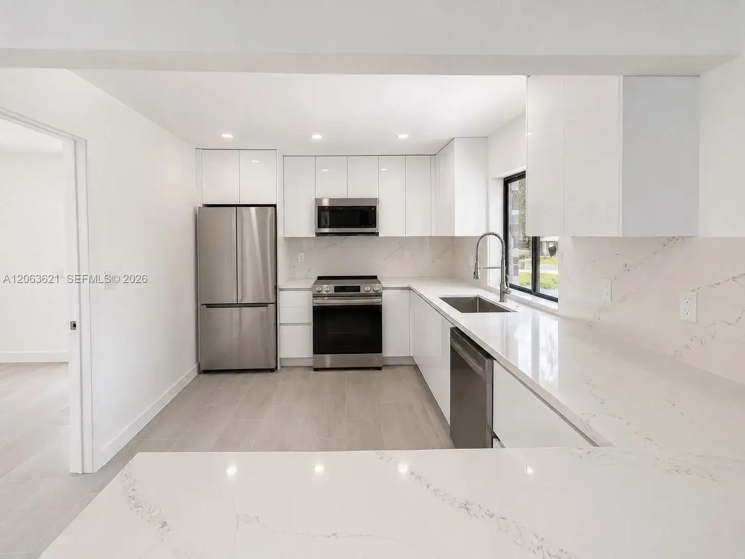 1141 NE 166th St, North Miami Beach FL 33162 photo 4