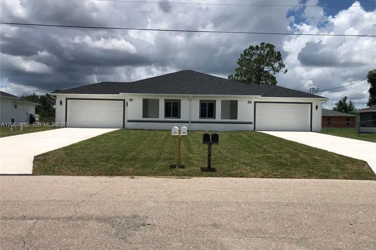 4568/4570 Golfview Blvd, Lehigh Acres FL 33973