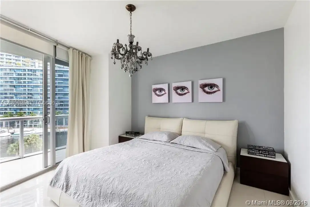 465 Brickell Ave # 604, Miami FL 33131 photo 3