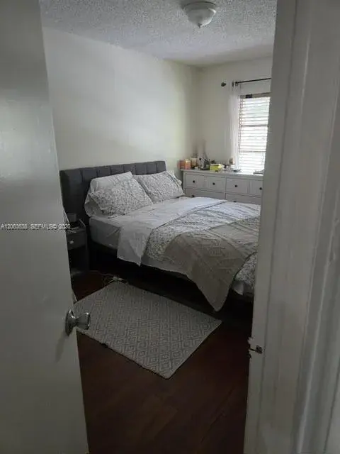 3320 Simms # 11F, Hollywood FL 33021