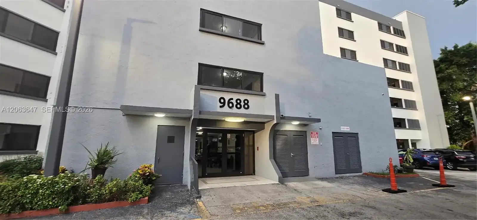 9688 Fontainebleau Blvd # 404, Miami FL 33172