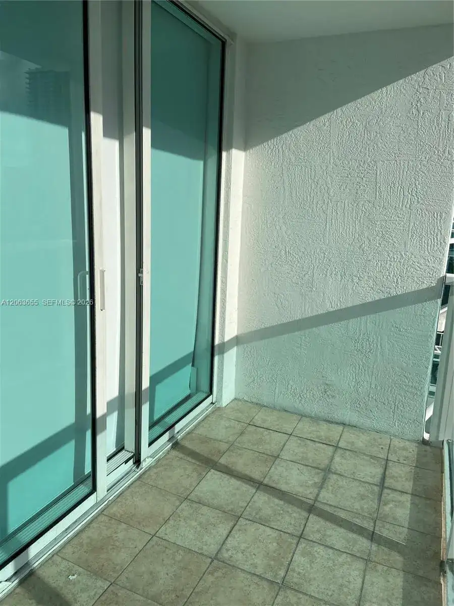 31 SE 5th St # 2103, Miami FL 33131 photo 2