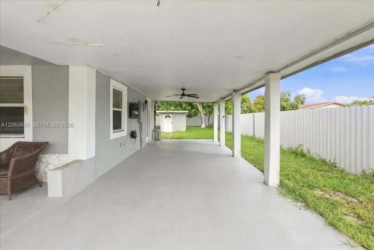 20340 NW 42nd Ave, Miami Gardens FL 33055 photo 4