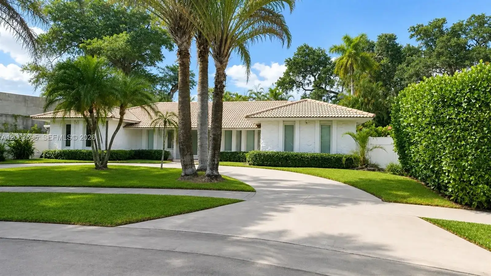 1835 NE 212th Ter, Miami FL 33179 photo 2