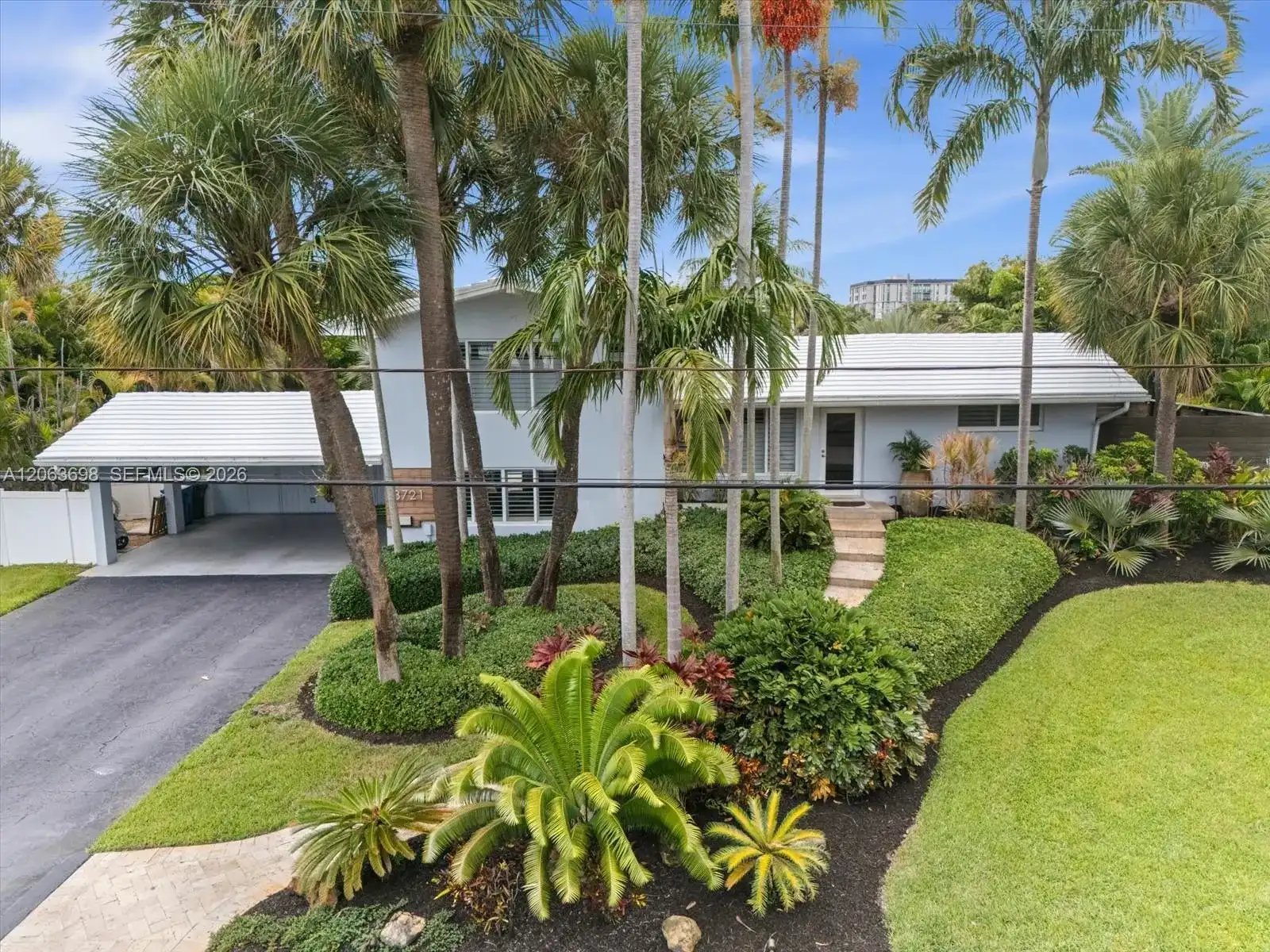 3721 NE 15th Ave, Oakland Park FL 33334