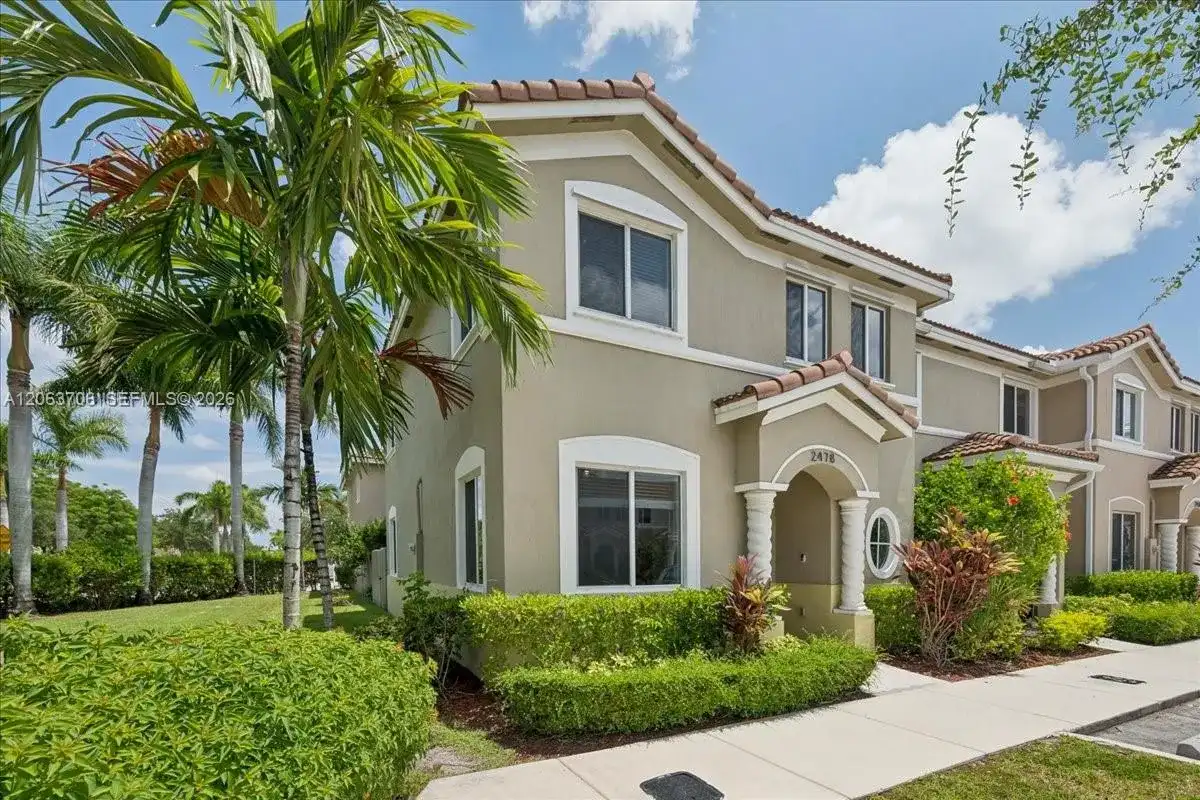 2478 SE 10th Ct, Homestead FL 33035