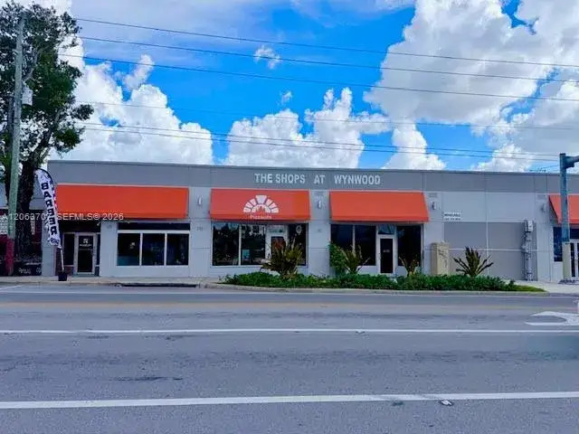 190 NW 36th St, Miami FL 33127