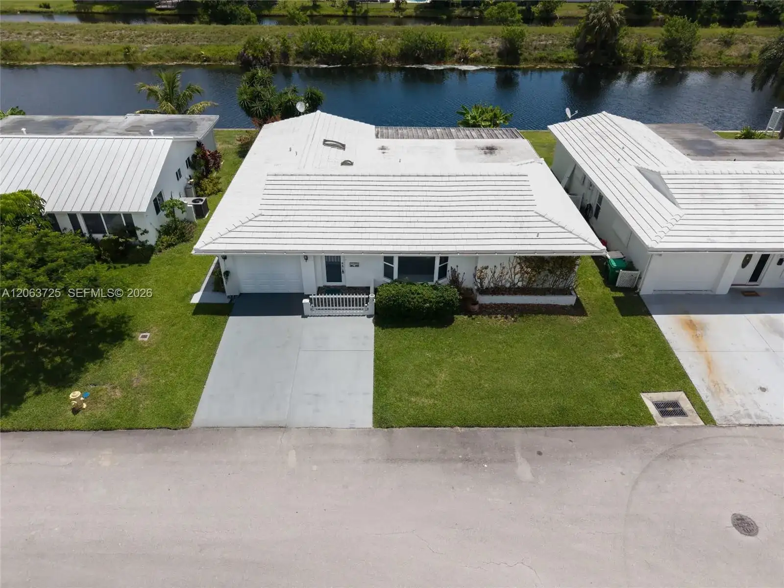 7100 NW 66th Ter, Tamarac FL 33321 photo 2