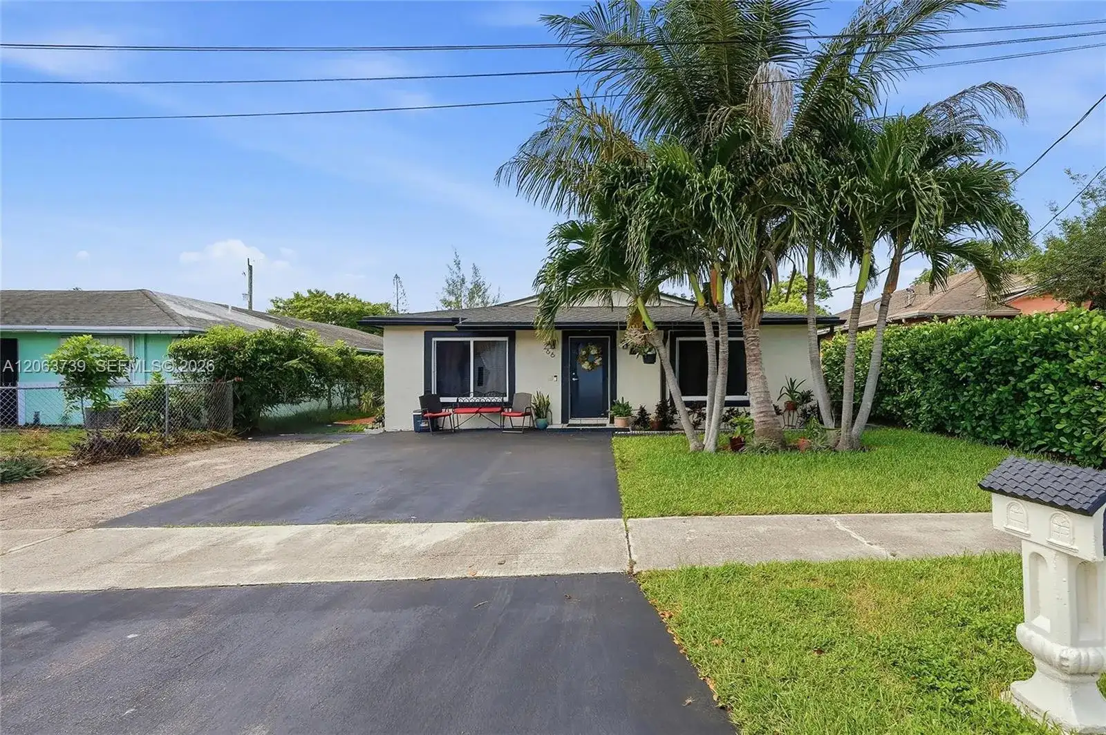 266 SW 7th Ct, Deerfield Beach FL 33441 photo 2